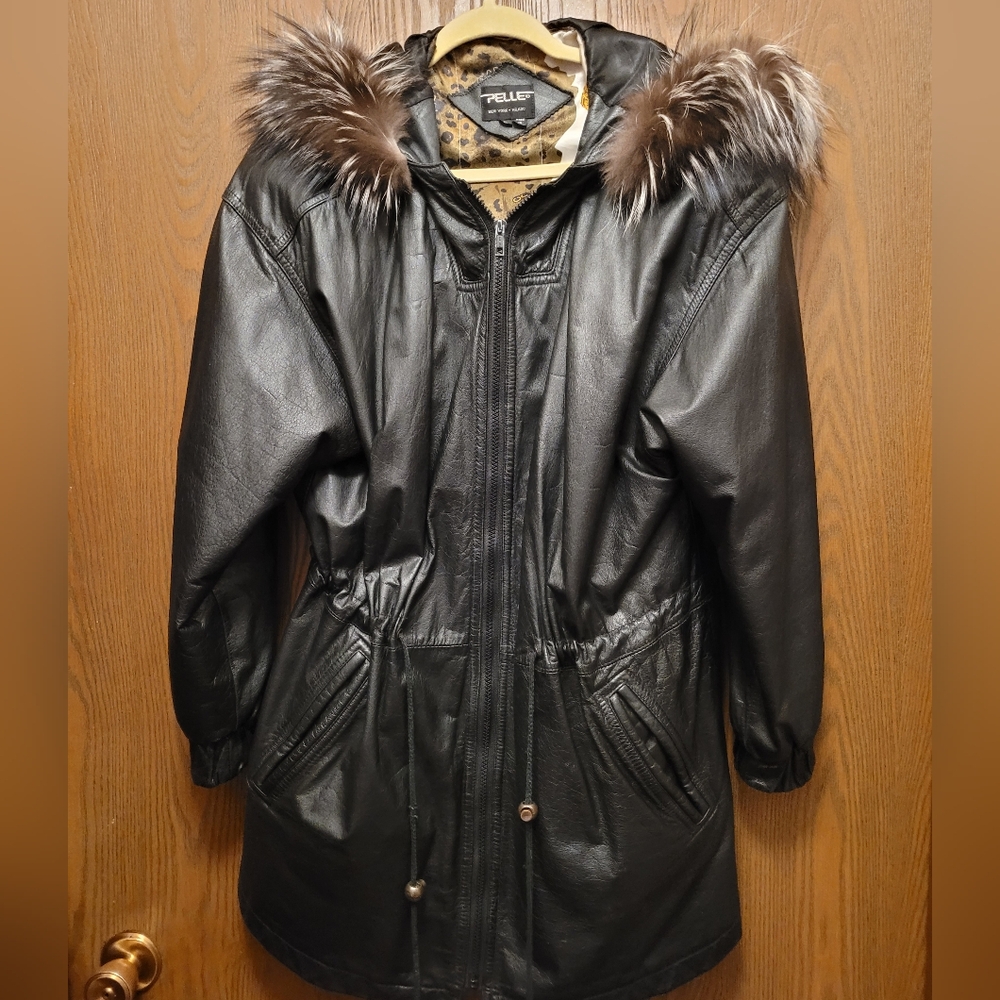 PELLE VINTAGE LEATHER COAT W/GENUINE FOX TRIM EXCELLENT CONDITION MID LENGTH L